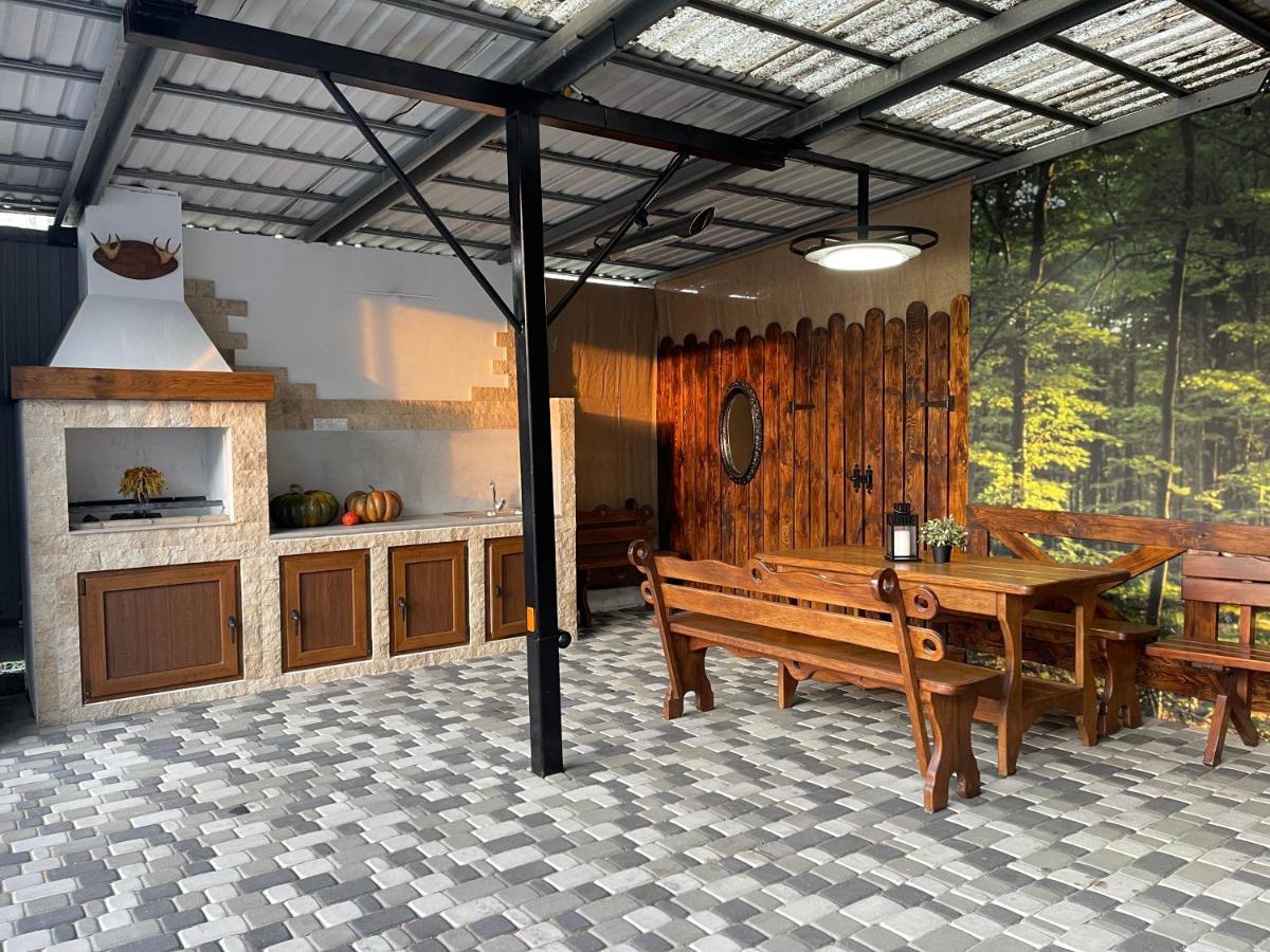 Apartment With Kitchen And Garden