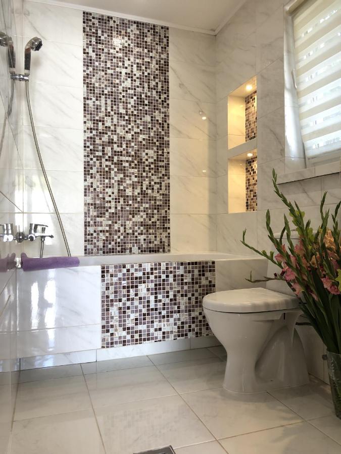 With Kitchen And Garden