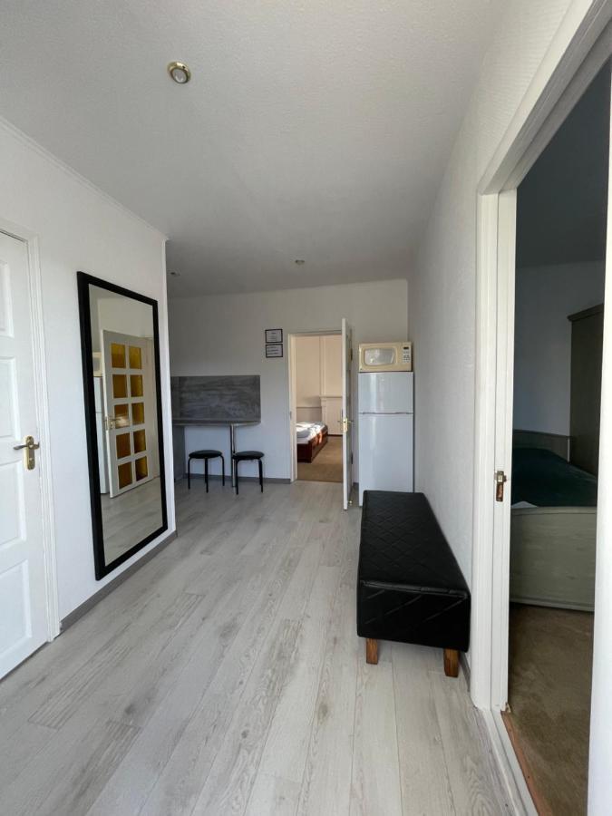 With Kitchen And Garden Apartment *